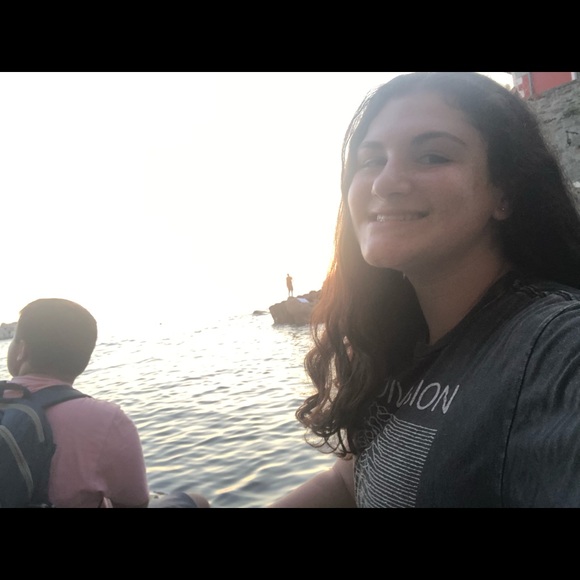 Meet your Posher, Allie - Picture 1 of 1